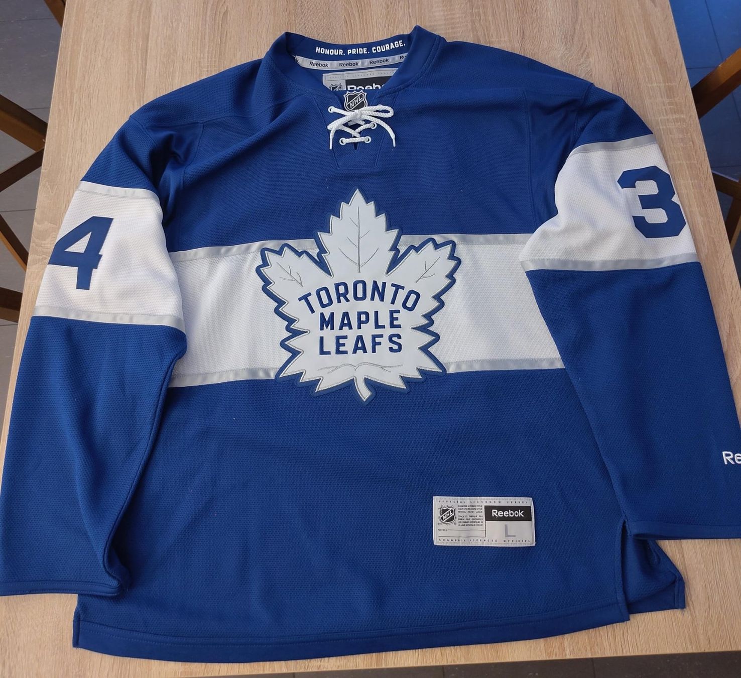 Canottiere & Pantaloni: Maillot / Jersey Toronto Maple Leafs Matthews #34  – Nuovo (secondo la descrizione) da Chene-Bourg venduto da kami11