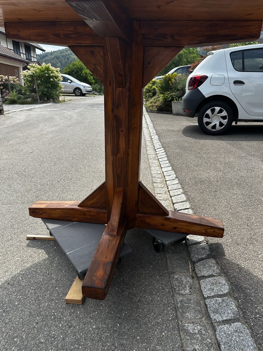 Tische: Runder Pub Tisch mit Glasplatte – Gebraucht aus Berg am Irchel von Macwurlizer 9