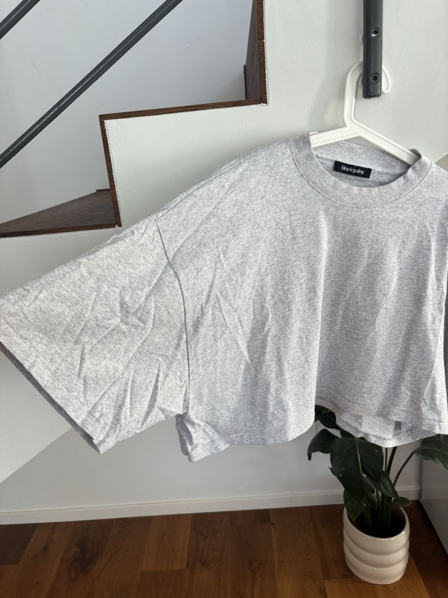 T-shirts: Cropped T-Shirt Black Palms  – Neuf (Voir description) à Schaan par Nina.Zander_1990 1