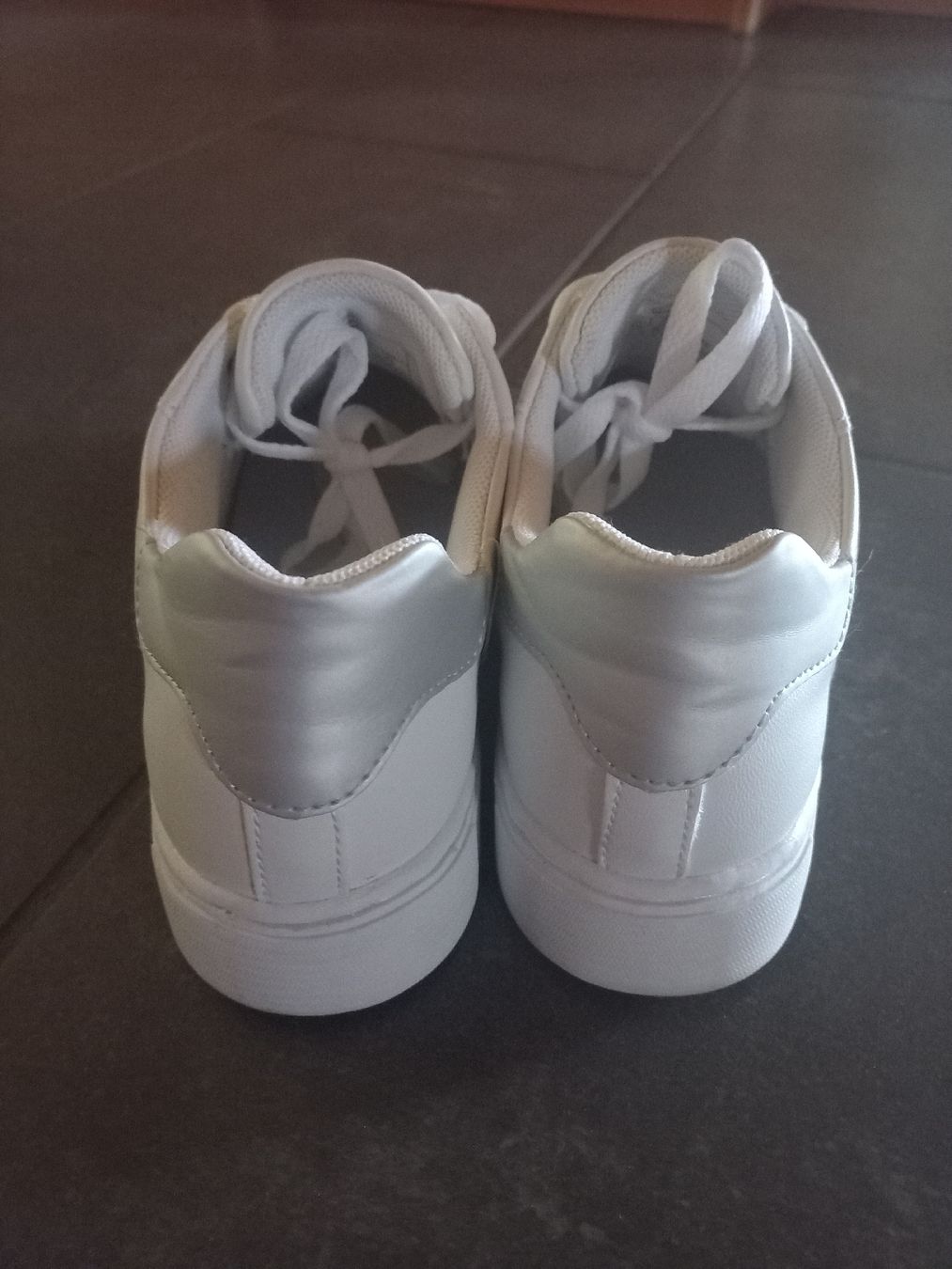 Scarpe da donna: Schuhe weiss Gr. 37 – Usato da Lauenen b. Gstaad venduto da J3A7N 1