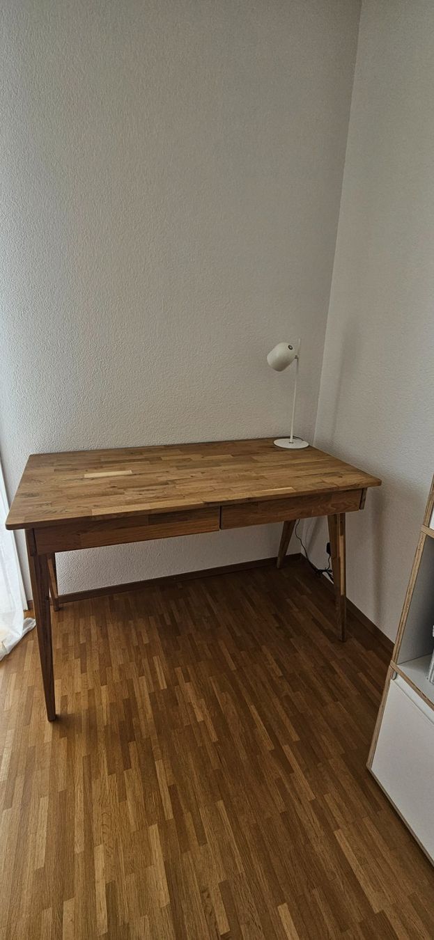 Pfister Scrivanie: Massivholz Schreibtisch, Eiche - Möbel Pfister – Usato da Urtenen-Schönbühl venduto da sas_gl8q 1