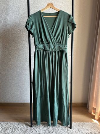 Maxi Maternity & Nursing Dress – Sage Green – Size L 🤱  