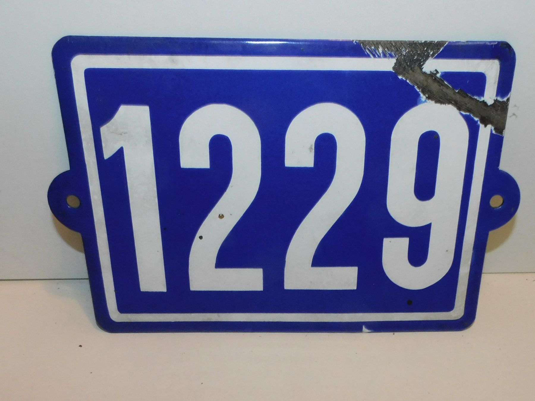 Insegne: Email Hausschild antikes Email Schild Nummer 1229 – Usato da Sursee venduto da 76 1