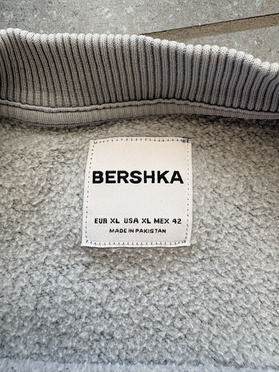 Bershka Pullover & Sweatshirts: Bershka Pullover XL – Neu (gemäss Beschreibung) aus Seengen von Matrix2020 2