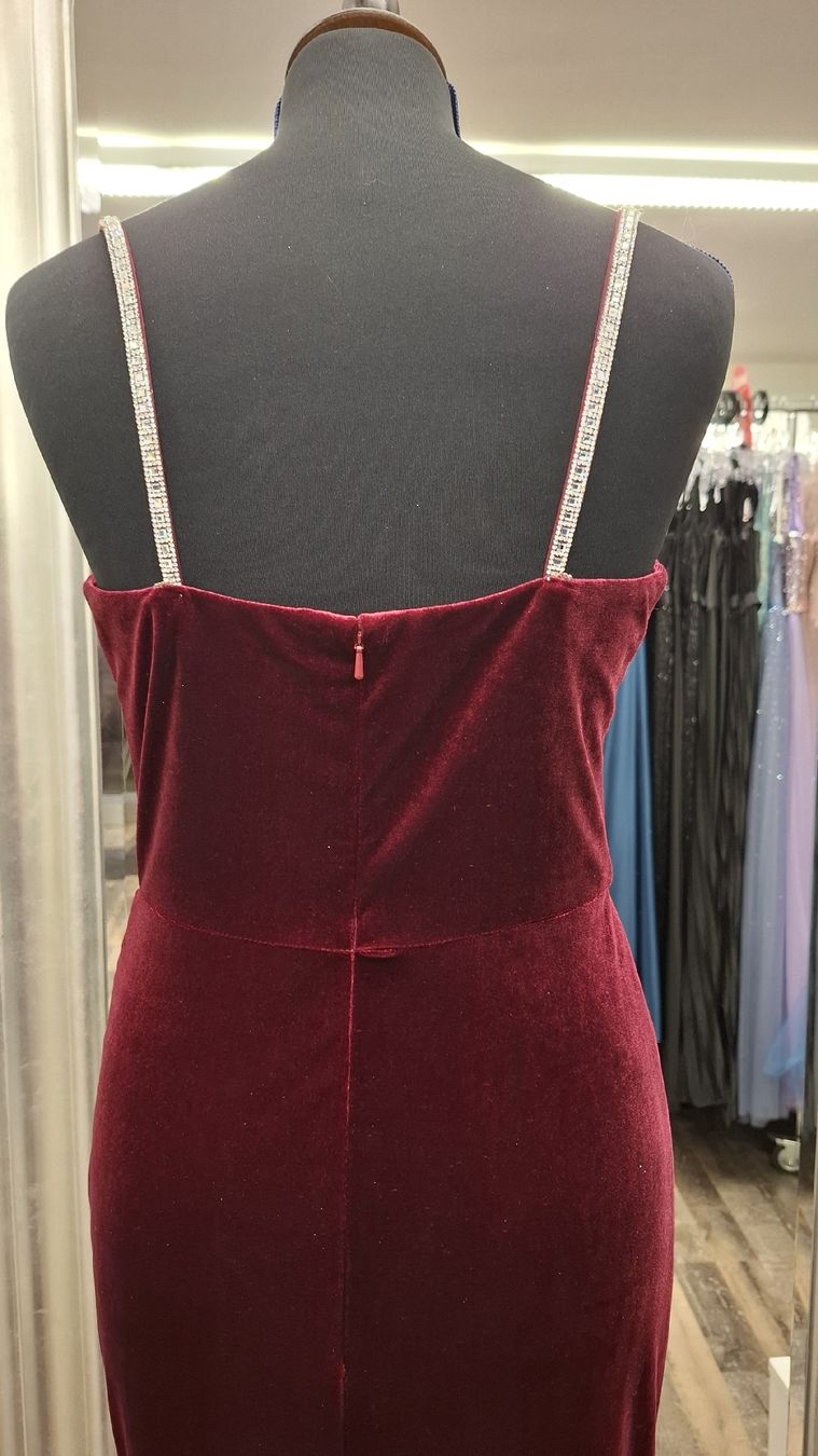 Kleider: Abendkleid Samt Dunkelrot  – Neu (gemäss Beschreibung) aus Uster von VMT. 6