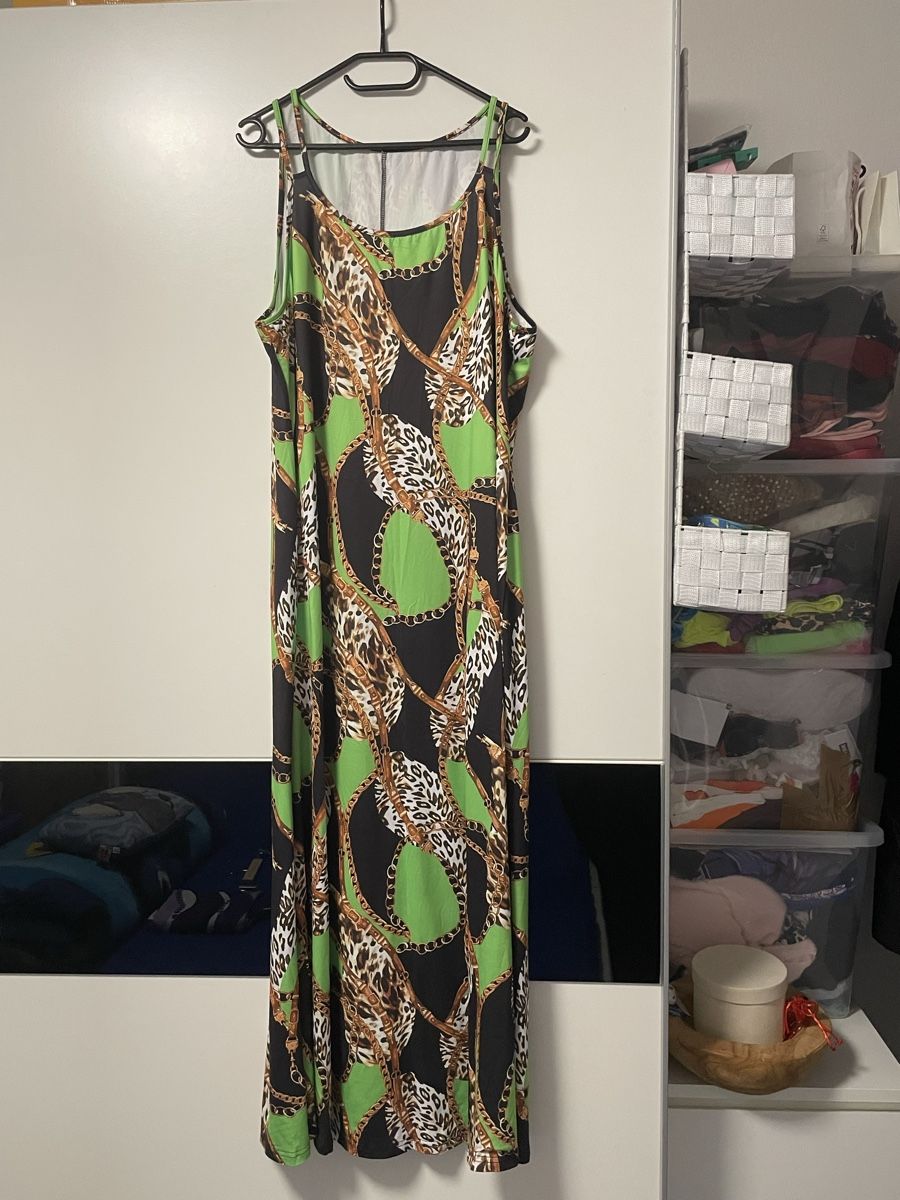 Robes: Kleid – Neuf (Voir description) à Gossau ZH par Lavinia07