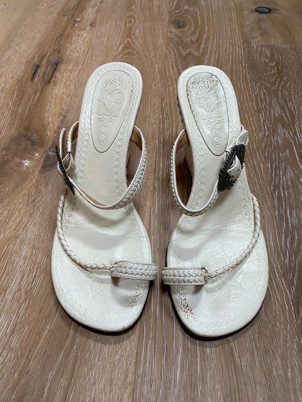 Scarpe da donna: Great white sandals. EUR38 – Usato da Grund b. Gstaad venduto da PlageNeigeplus 1
