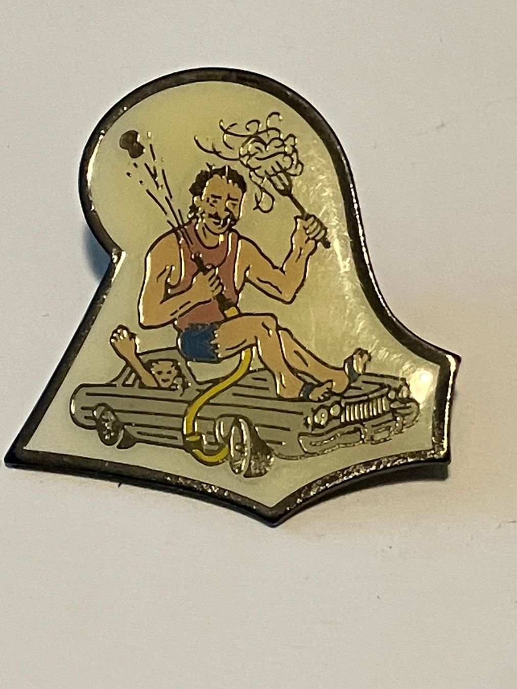 Placchette & Badge: 1 Pin lustiges Auto – Usato da Basel venduto da djwwpp
