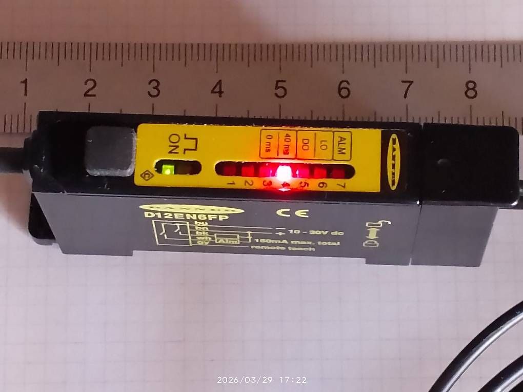 Composants électroniques: Lichtschranke spez. programmierbar + Lichtleiter mit Sensor – Neuf (Voir description) à Aathal-Seegräben par Pfenni