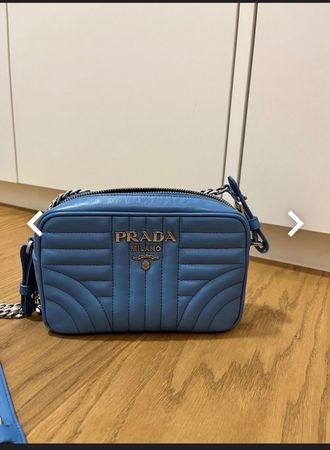 Prada Umhängetasche Leder blau gesteppt guter Zustand