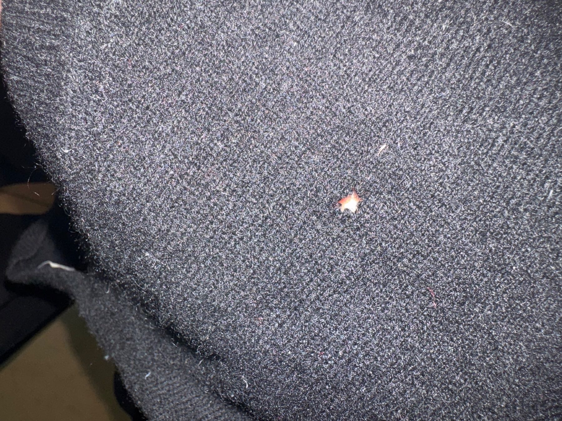 Uniqlo Maglioni & Felpe: Cashmere Sweater – Usato da Zürich venduto da Chanelle07 3
