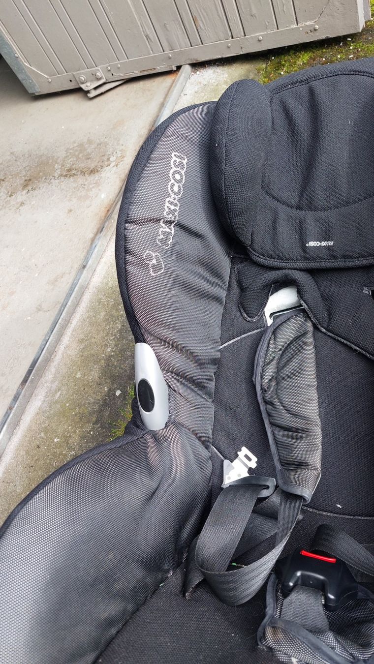 Seggiolini per auto: Maxi Cosi Priori Mit Easy Fix Base 9 - 18kg – Usato da Aadorf venduto da kap10kurt 1