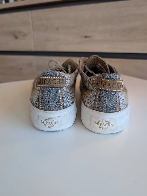 Scarpe da donna: Sneaker aus Leder Mipacha Gr. 39 – Usato da Weinfelden venduto da lea_5gvn 1