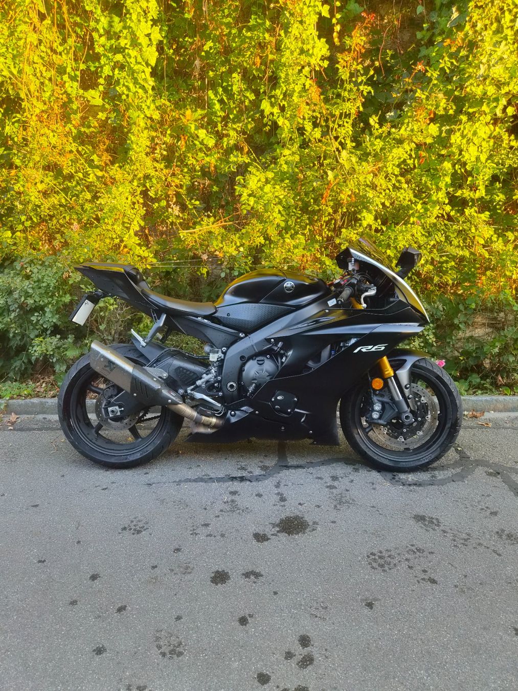 Yamaha Strada: Yamaha YZF R6 35kw – Usato da Fislisbach venduto da LEMO_Motos