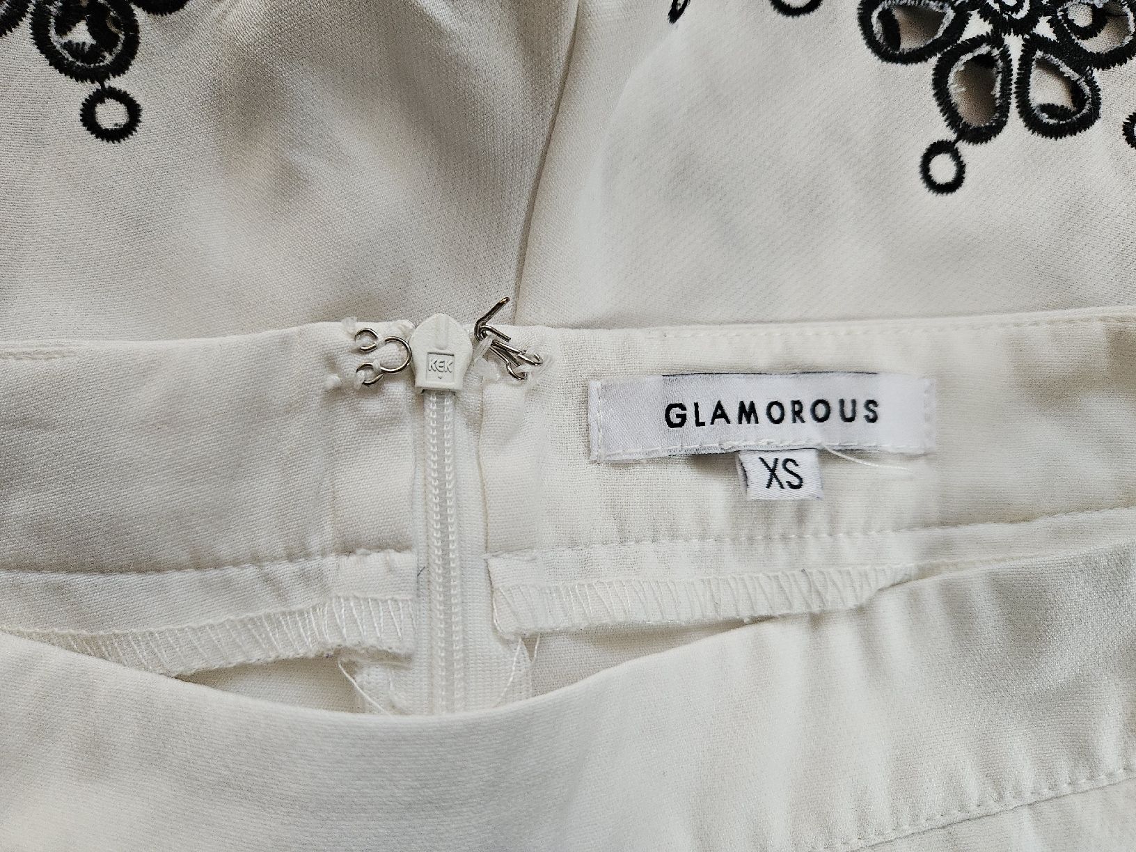 Pantaloni: Weisse Shorts mit Spitze – Usato da Ebikon venduto da SecondChance_byM 1