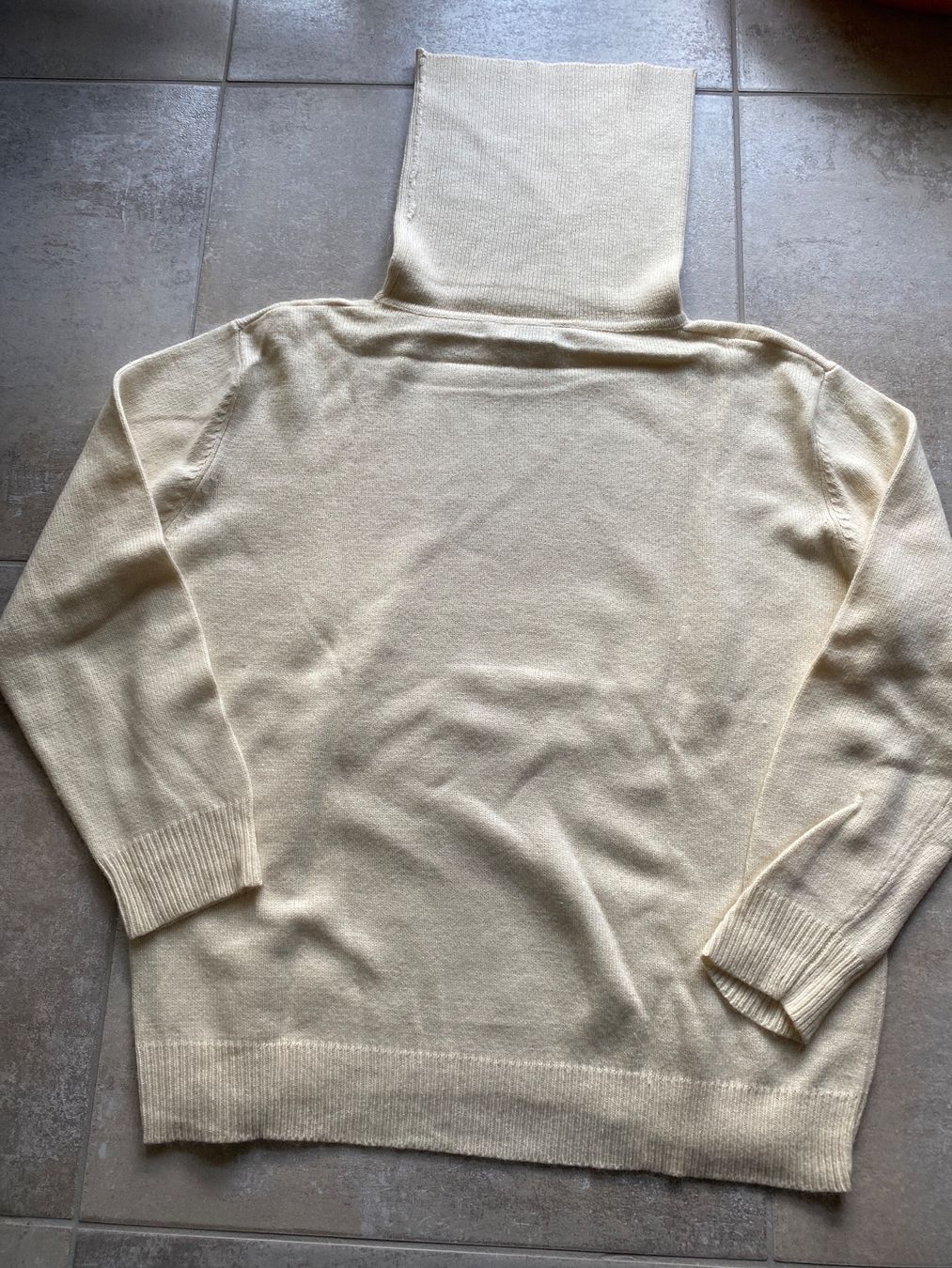 Maglioni & Felpe: Kuscheliger Damen Rollkragenpullover, beige, Grösse L – Usato da Bülach venduto da Jackybabue