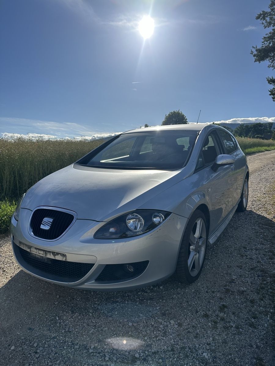 Seat Automobili: Seat Leon 2.0 TFSI – Usato da Gals venduto da aya_p7pd
