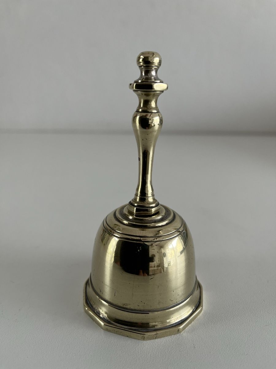 Cloches & sonnailles: alte Tischglocke – D'occasion à Wetzikon ZH par seli03