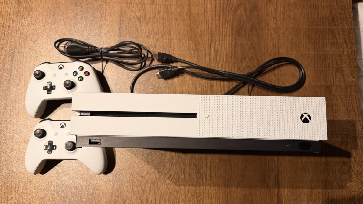 Microsoft Konsolen: Xbox One S 1TB – Gebraucht aus Morges von mir_hzt5