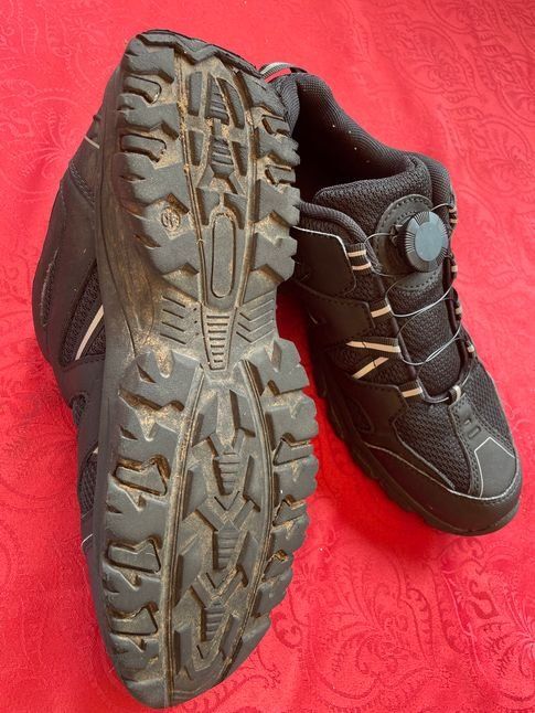 Scarpe da uomo: Herren Trekking Schuhe schwarz 40 – Usato da Bergdietikon venduto da antovale 2