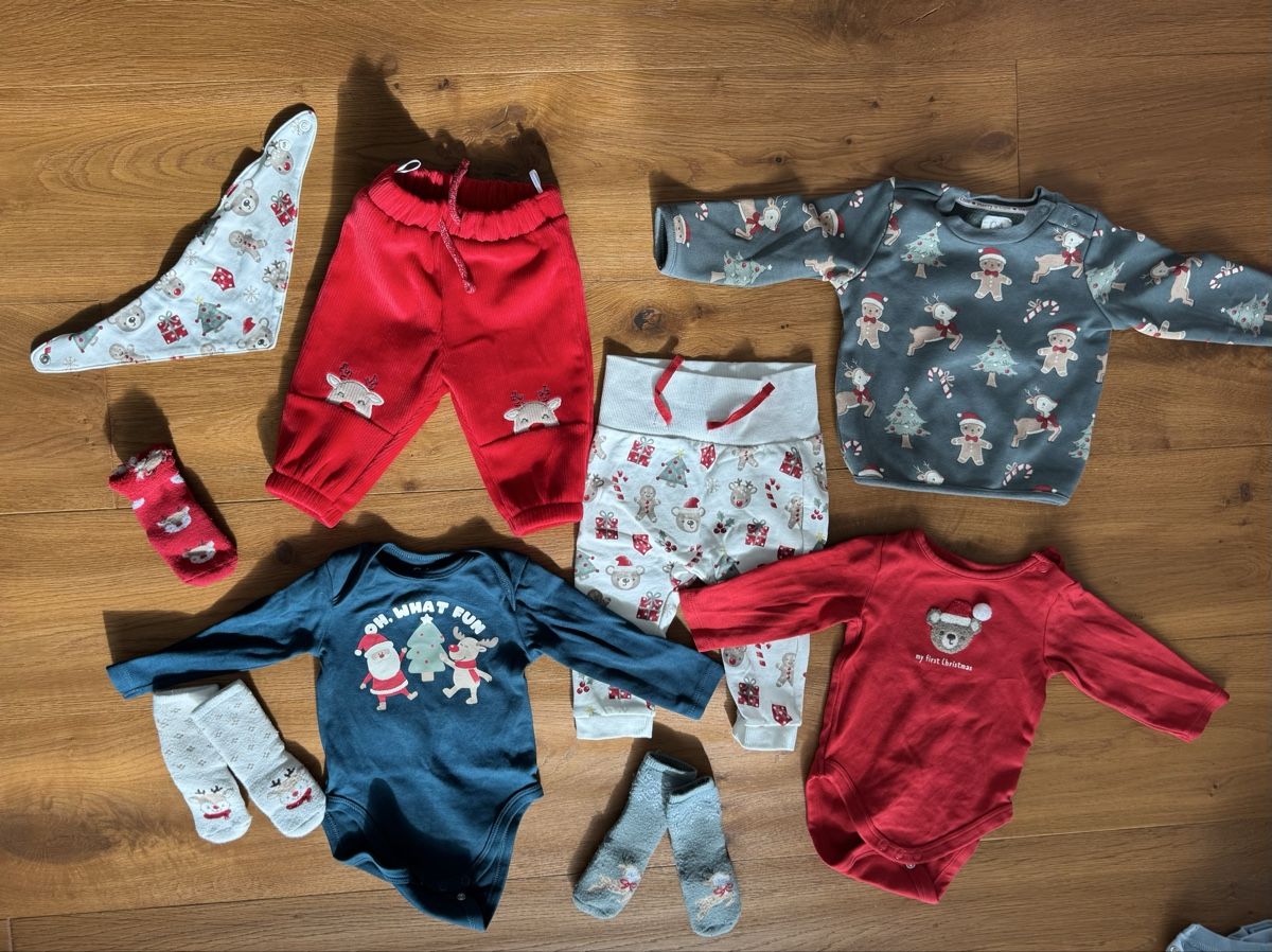 Kleiderpakete: Süsses Weihnachtsset Gr. 68 – Gebraucht aus Waltenschwil von tschutschgi