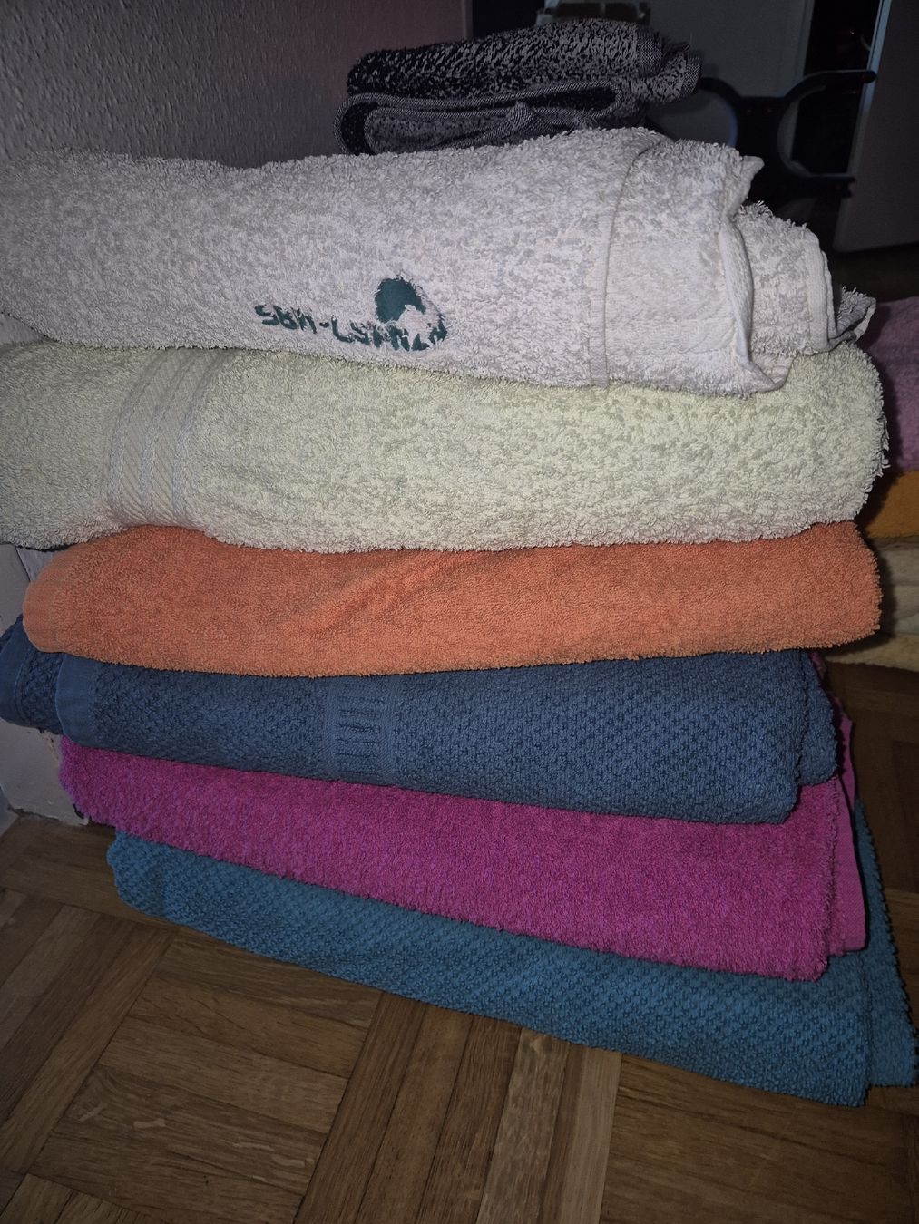 Badetücher: Badtuch, Handtuch, Waschlappen – Gebraucht aus Aesch BL von sar_j59l 2