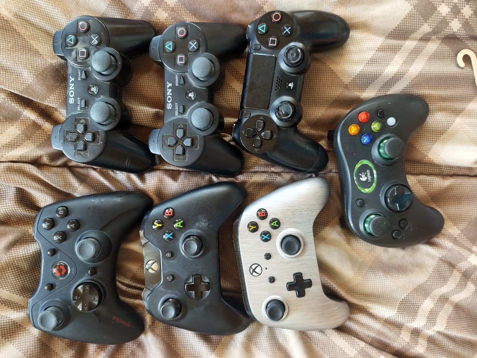 Controller: PS/XBOX Controllers – Gebraucht aus Lungern von Laut_musik