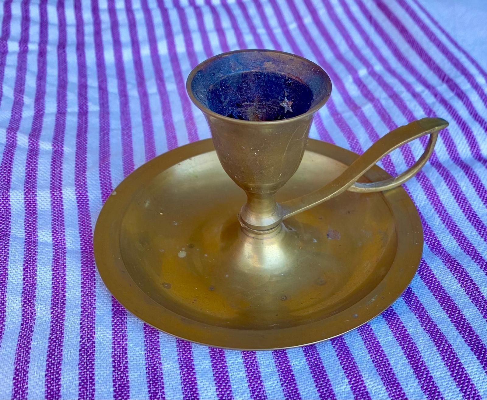 Portacandele: Messing Kerzenständer mit Griff - Vintagen – Usato da Krauchthal venduto da SamsPuce 2