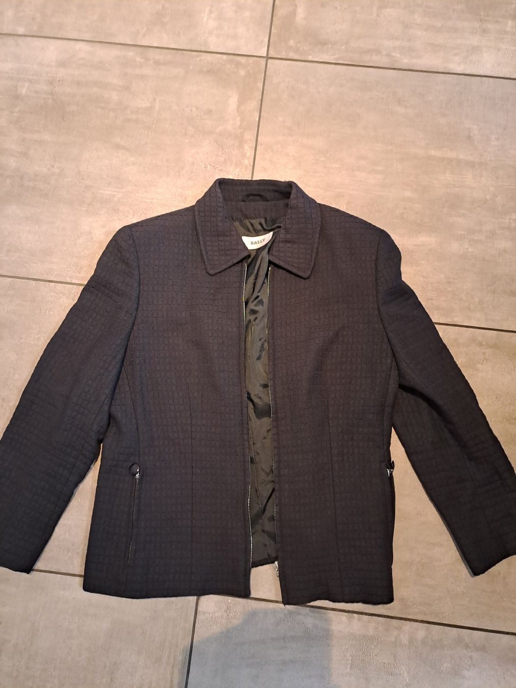 Bally Jacken: Gebrauchte Jacke Bally gr. 40 – Gebraucht aus Osogna von stella086
