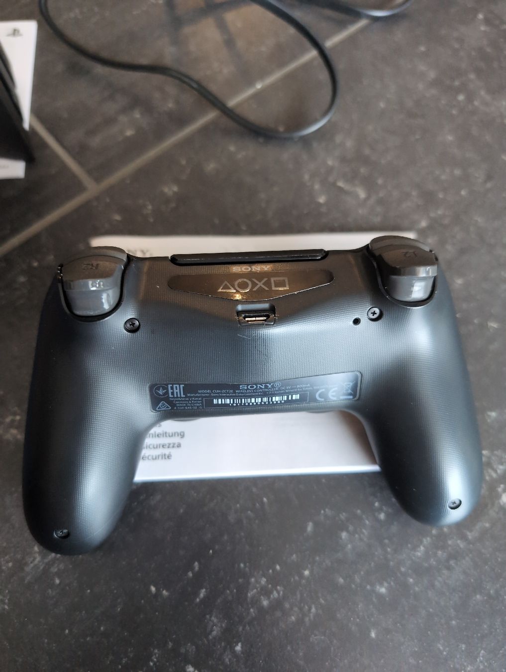 Sony Konsolen: Sony PlayStation 4 Pro CUH-7216B Konsole mit Controller – Gebraucht aus Aarau Rohr von Ajax13 3