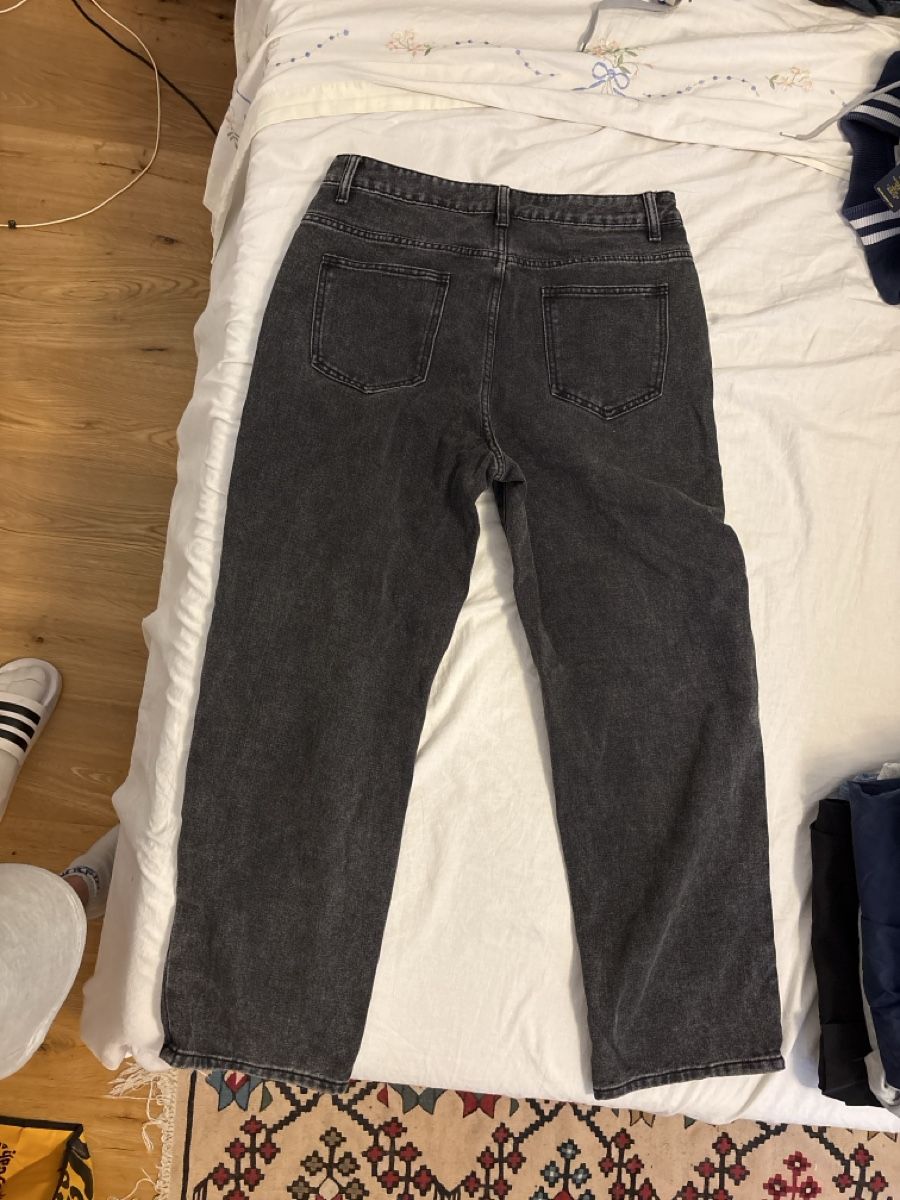 Jeans: Schwarze Jeans Grösse S – Nuovo (secondo la descrizione) da Münchenstein venduto da FlavioDe 1