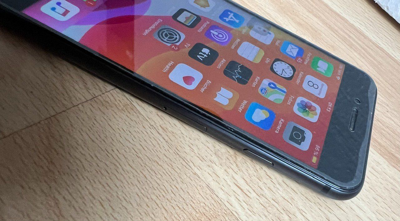 Apple Handys / Smartphones: IPhon 8 64GB Batterien 93% – Gebraucht aus Matzendorf von HaiNakamoto 2