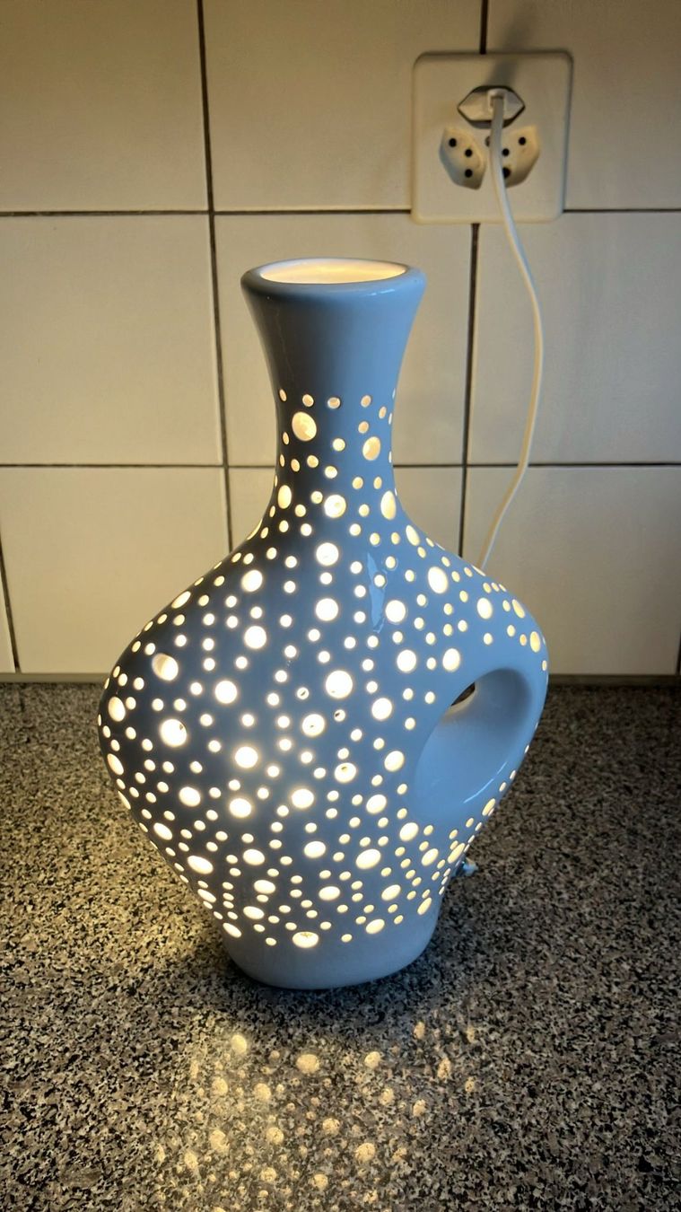 Lampen: Lampada da tavolo in ceramica bianca – Neu (gemäss Beschreibung) aus Melano von H-Sara