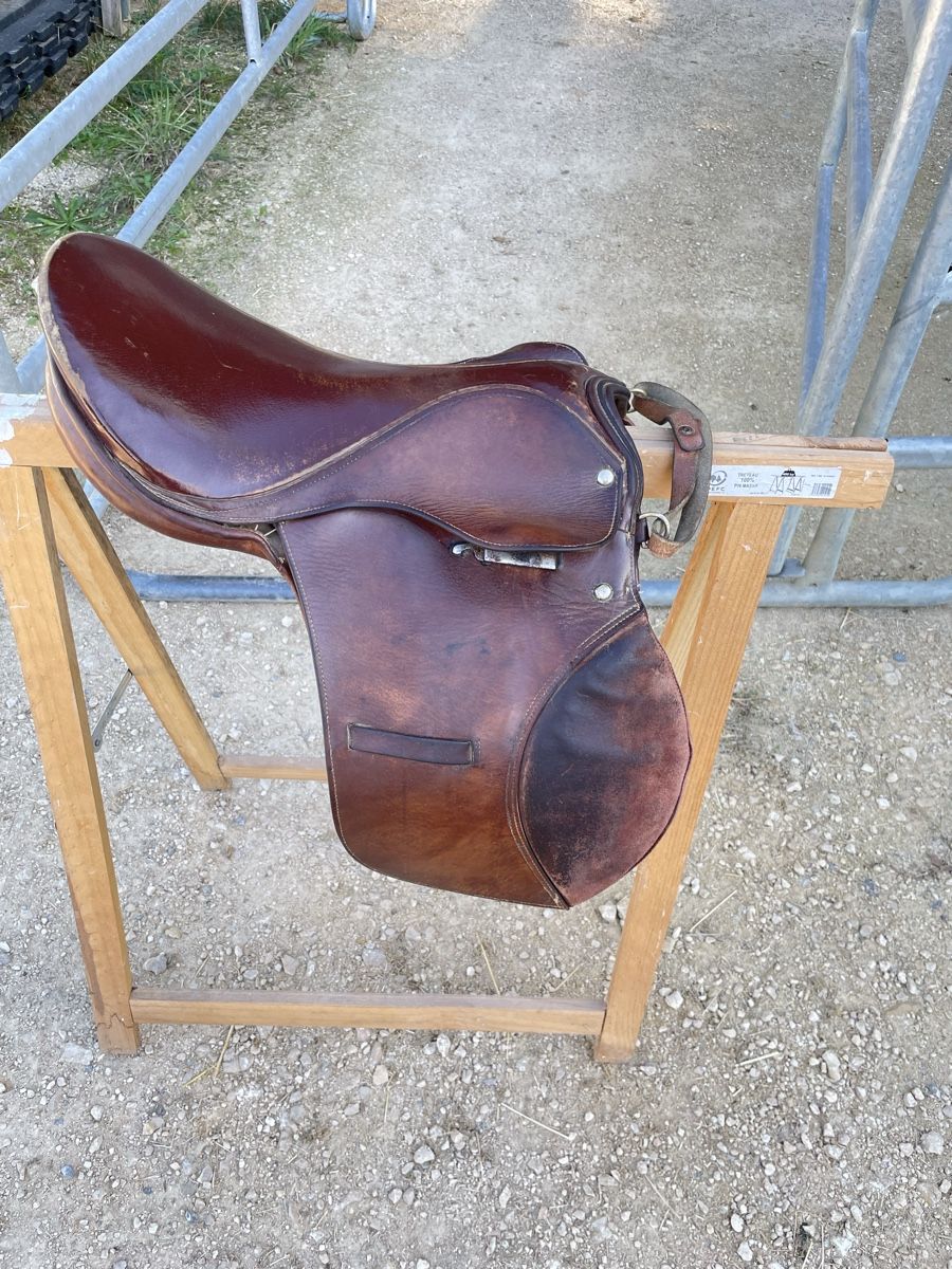 Selle & Accessori: Einfacher Reitsattel – Usato da Ueken venduto da Kamel09 2