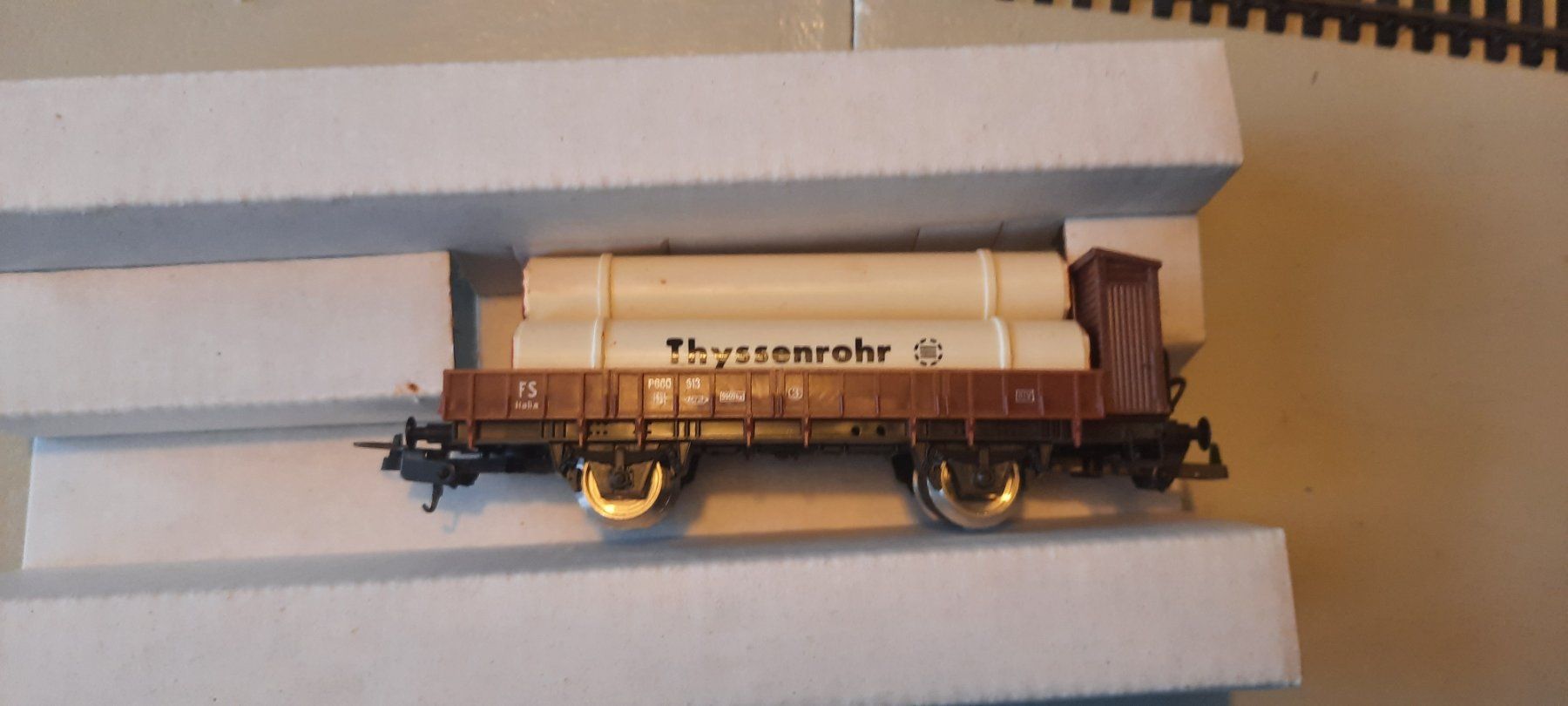 Lima Modelleisenbahnen: Lima 302811 Offener Güterwagen mit 3 Thyssenrohren – Neu und originalverpackt aus Amriswil von fel_pyg2 2