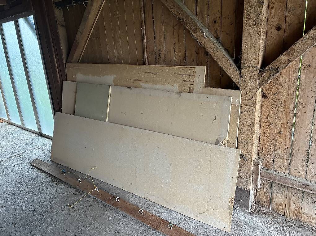 Articoli in legno: Holzplatten – Usato da Knutwil venduto da Momon 1