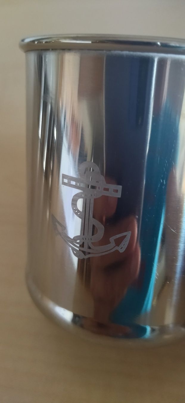 Tassen: Trinkbecher 3dl mit Anker Logo aus Chrom Stahl – Gebraucht aus Fahrni b. Thun von Bergers_occasionen 1