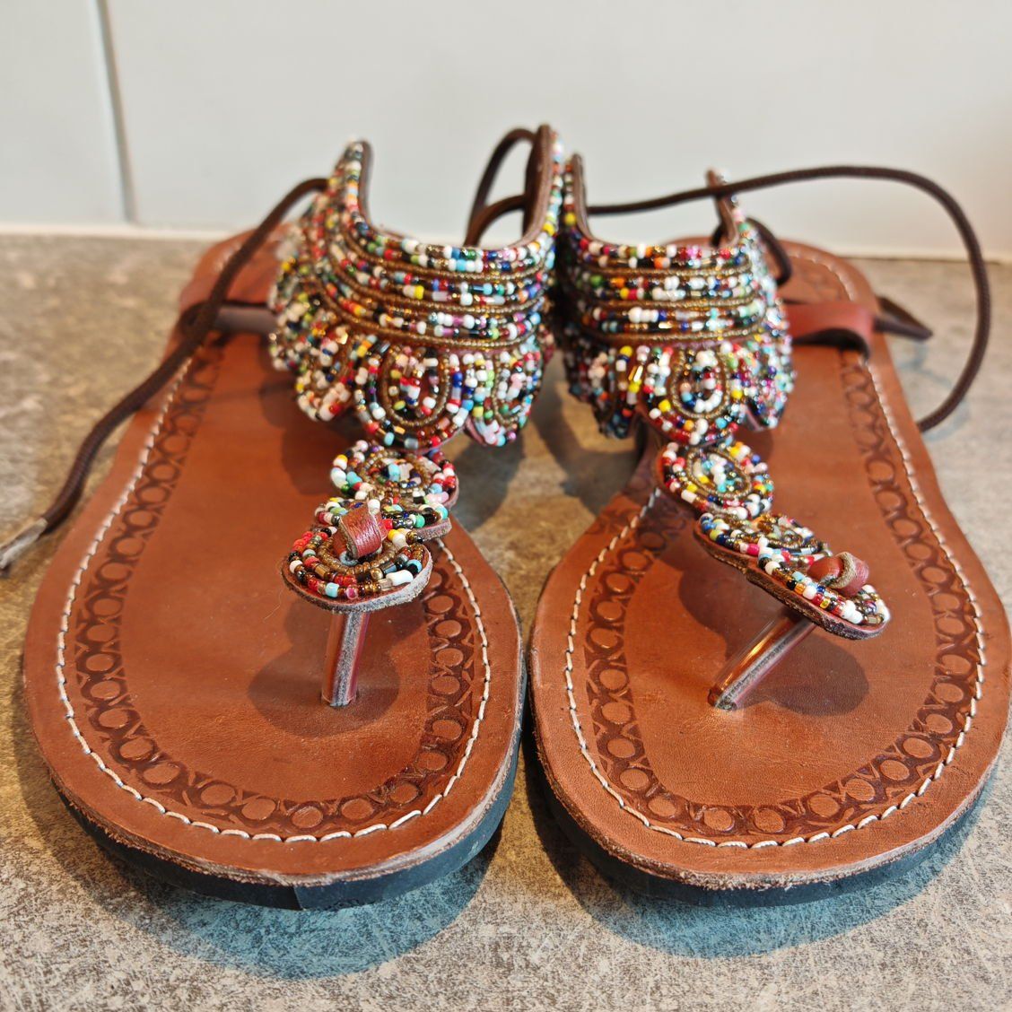 Damenschuhe: Sandales beaded en cuir – Gebraucht aus Bex von sni_q7lh 1