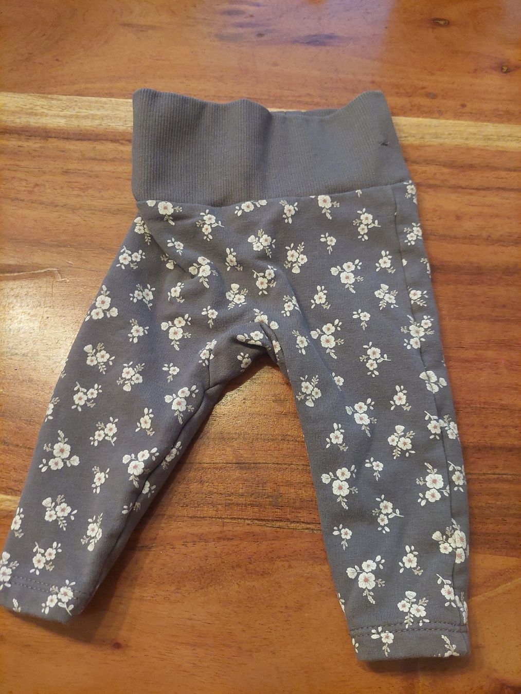 Pantaloni: Hose Gr.62 – Usato da Sissach venduto da zwwerg
