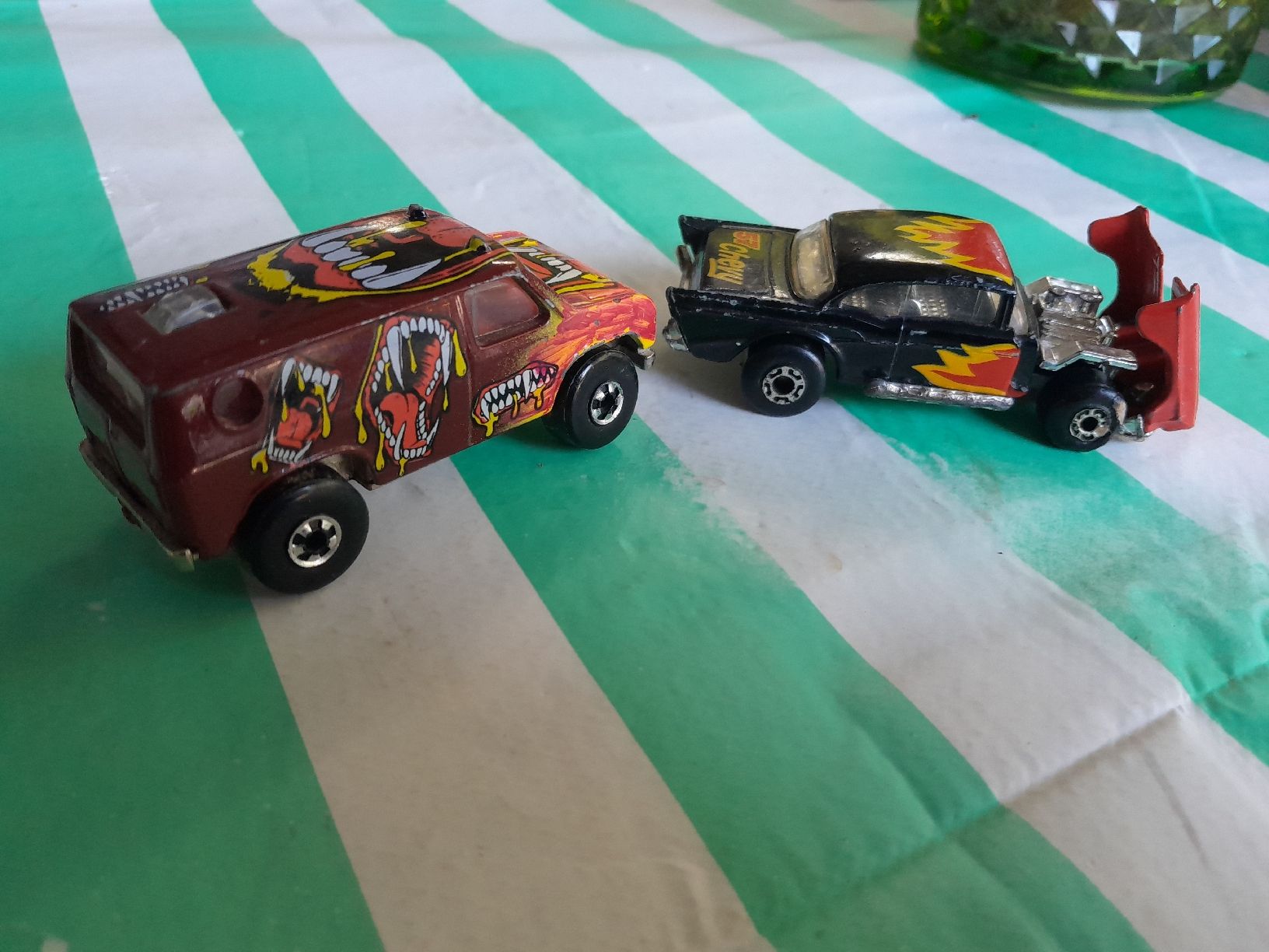 Hot Wheels Modellautos: 2 Amis  Modellautos Hot wheels + superfast – Gebraucht aus oekingen von beauty1964 2