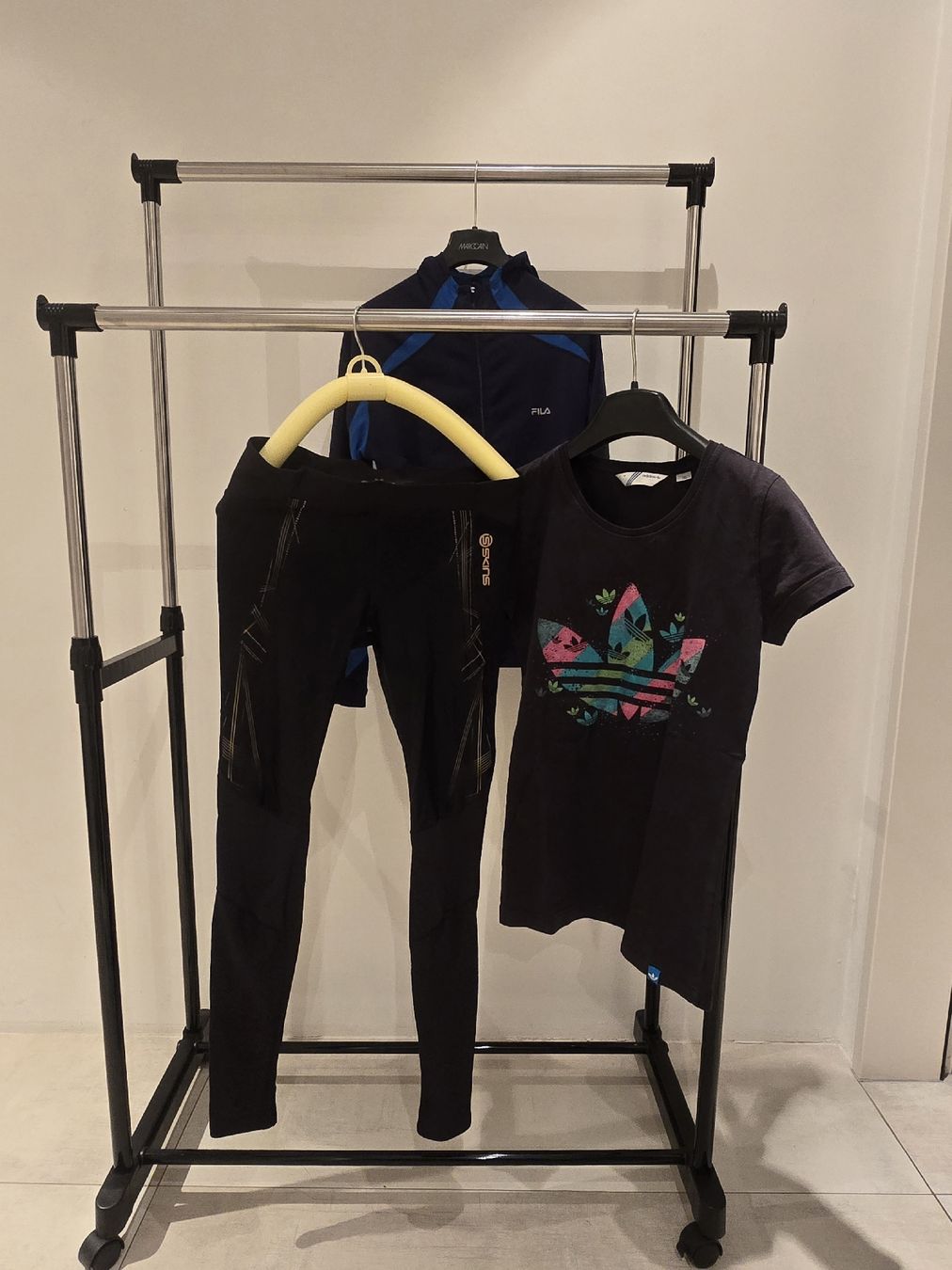 Skins Kleiderpakete: Kleiderpaket "Sport" Gr. S – Gebraucht aus Rorschacherberg von Olgamedved 4