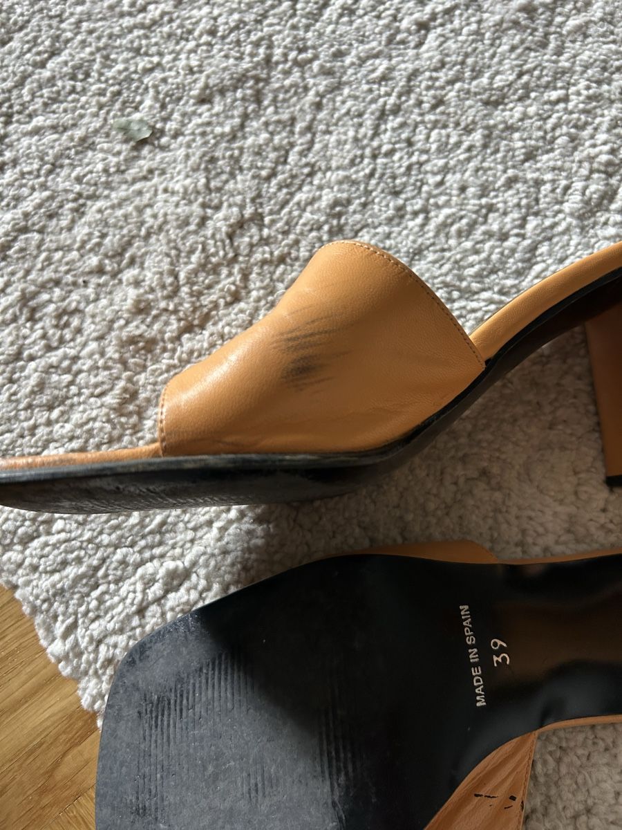 Scarpe da donna: Tan leather mules with square toe and block heel – Usato da Zürich venduto da ori_9dcy 3