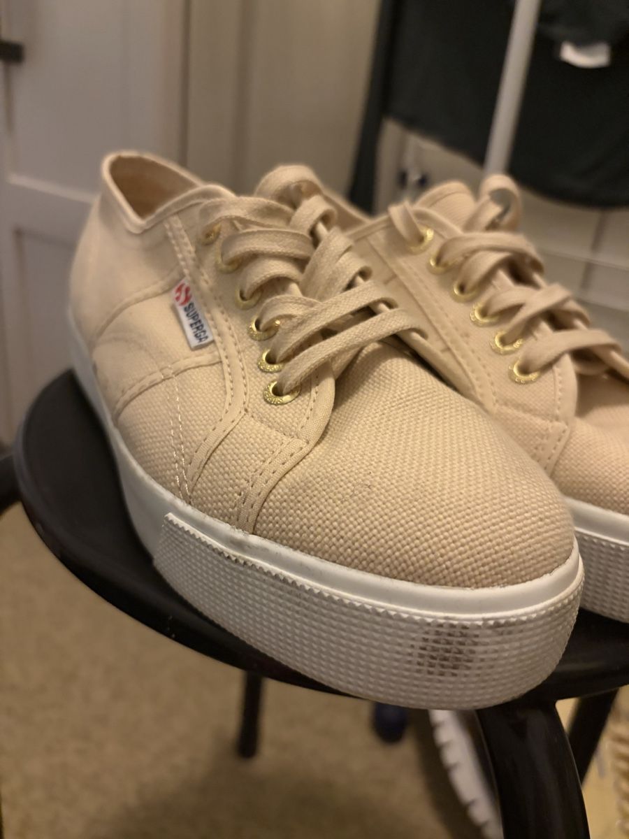 Superga Scarpe da donna: Beige Suprega Schuhe – Usato da Olten venduto da edona_muslija 4