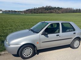 Ford Fiesta, Silber, Top Zustand, ideales Auto für Anfänger!