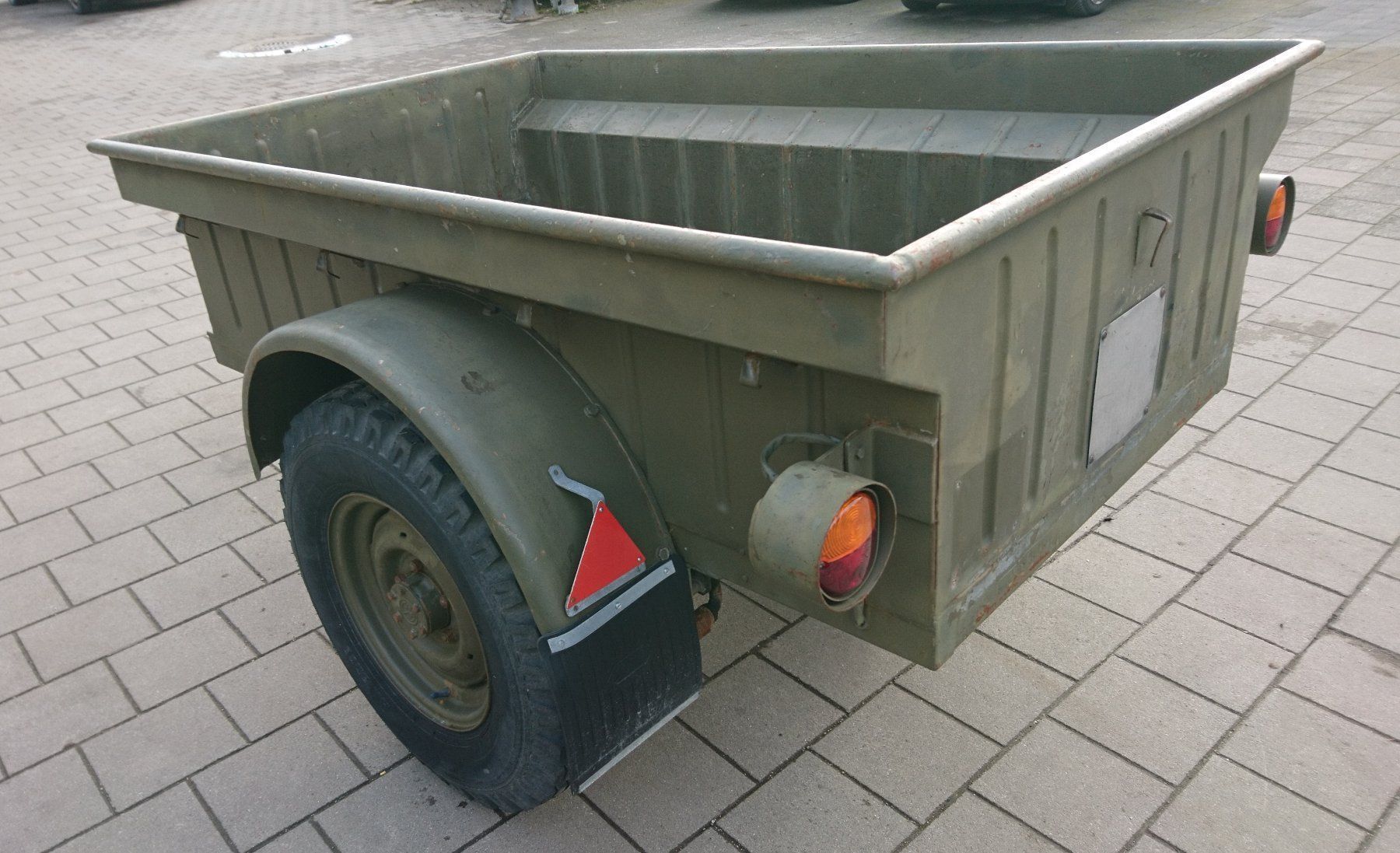 Rimorchi: Militär / Jeep Anhänger – Usato da Gampelen venduto da Schmidi887 3