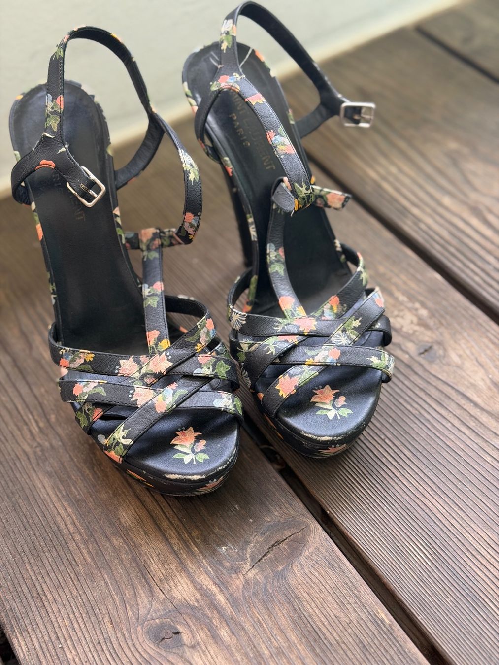 Saint Laurent Damenschuhe: Saint Laurent Leder Sandalen 39 – Gebraucht aus Stäfa von Alesenka 1