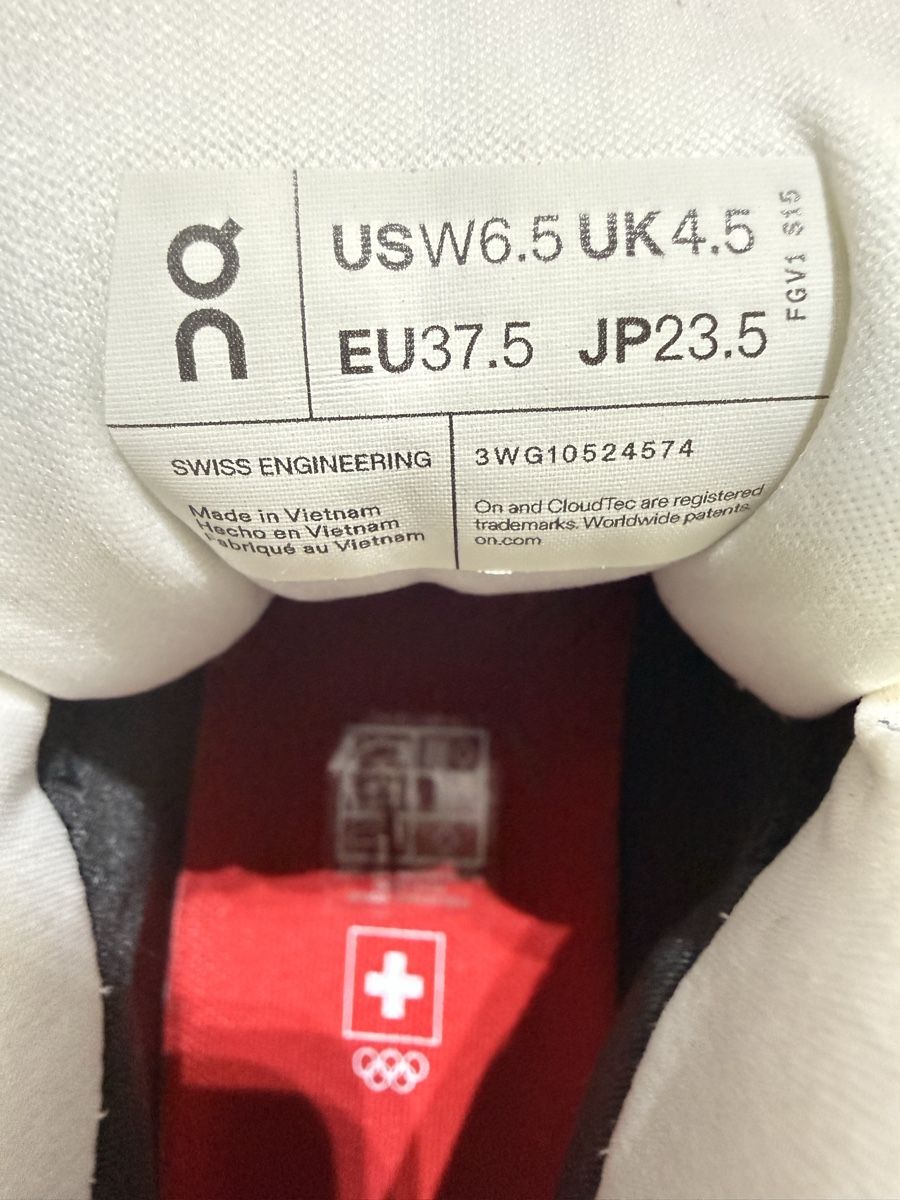 On Scarpe da donna: Neue On Cloudrock WP Olympic ATH boot 37.5 – Nuovo (secondo la descrizione) da Stallikon venduto da micimaci2 3