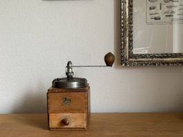 Antike Peugeot Kaffeemühle – Holz & Metall – Vintage