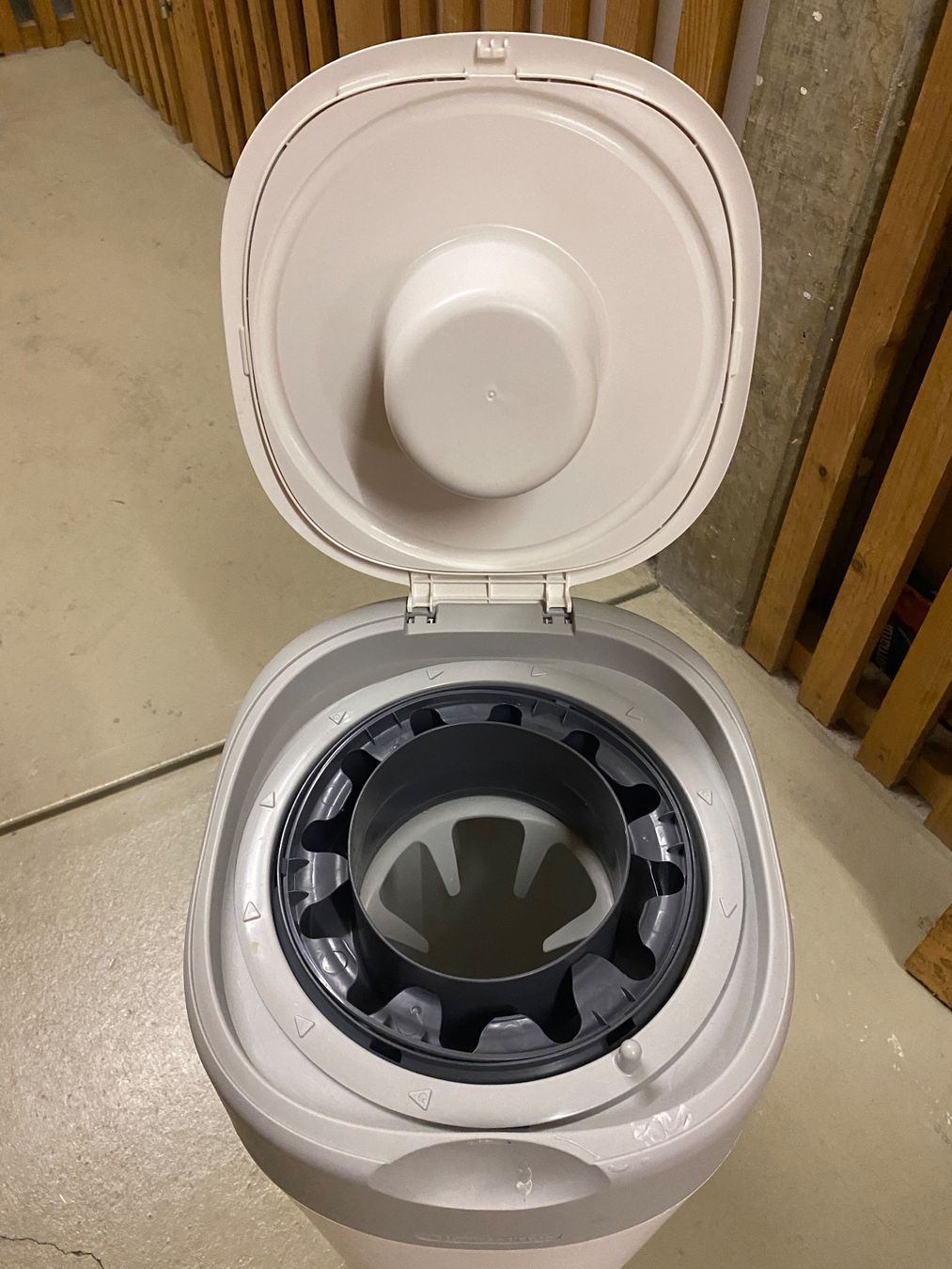 Tommee Tippee Poubelles: Windeleimer Tommee Tippee – D'occasion à Basel par mpa_7b7n 1