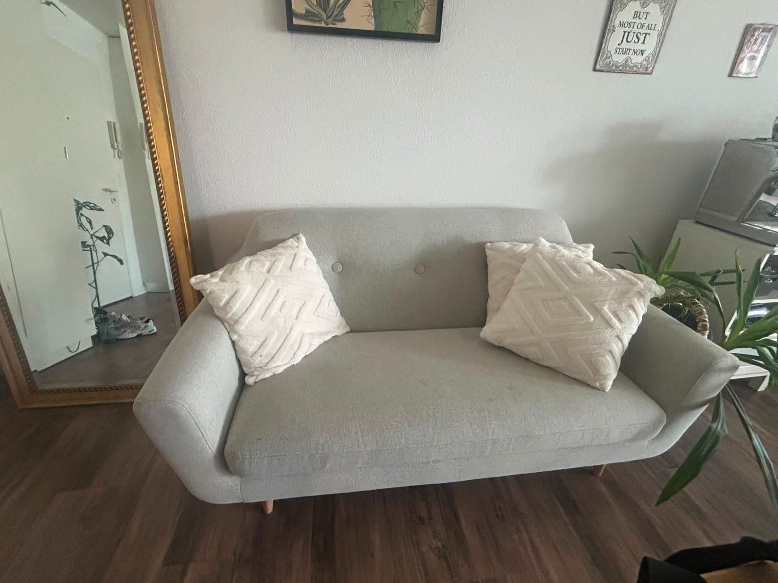 Sofas: Kleines Sofa zu versteigern – Gebraucht aus Kirchberg BE von Burtons
